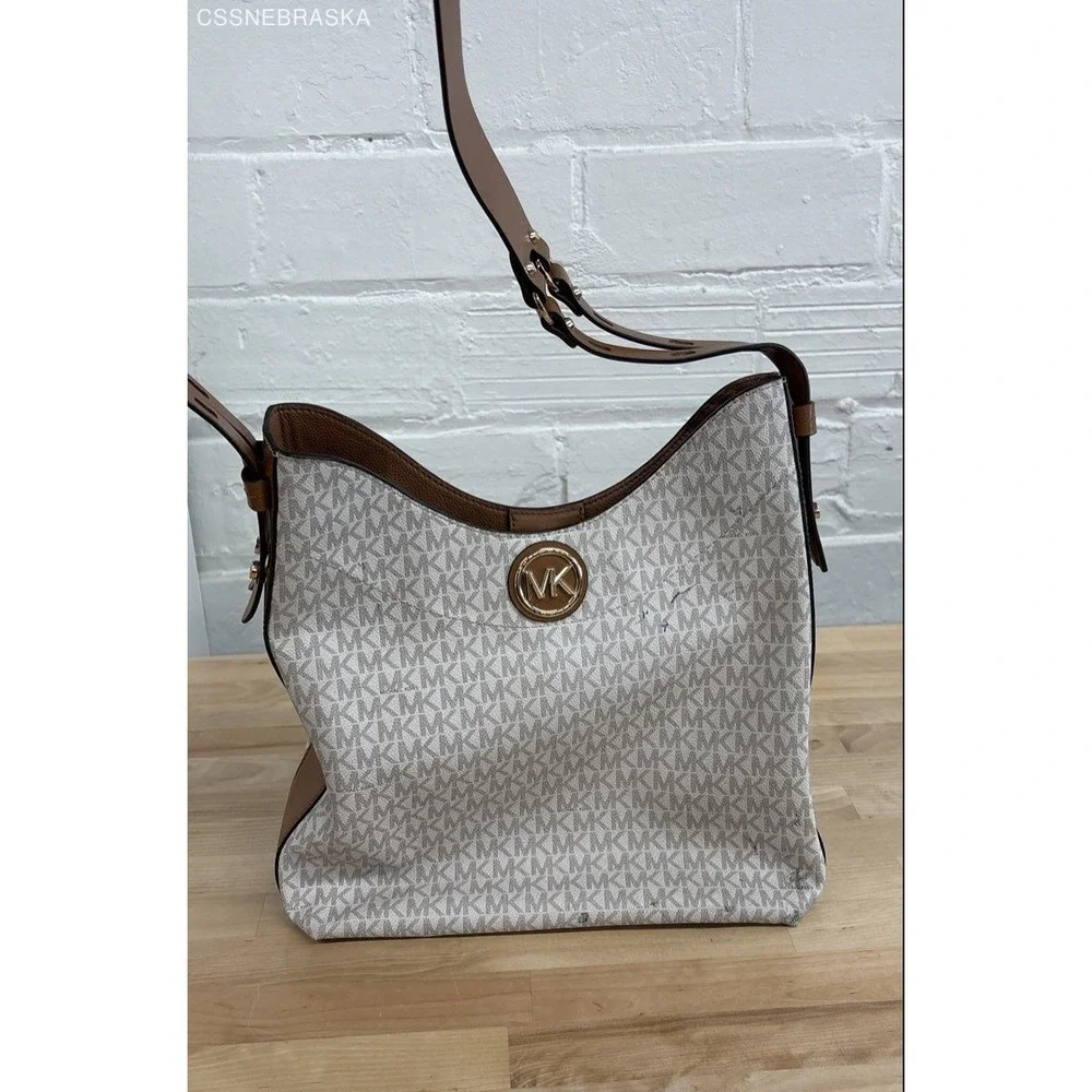 Michael Kors Vanilla/Acorn Bowery Hobo Large‎ Shoulder Bag - Size M